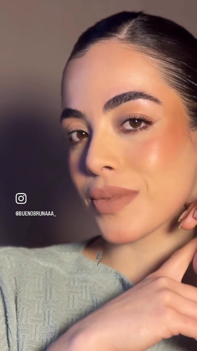 Vídeo de tutorial de maquiagem completa